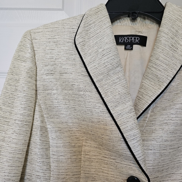 Kasper Cream and Black Blazer - Picture 3 of 4